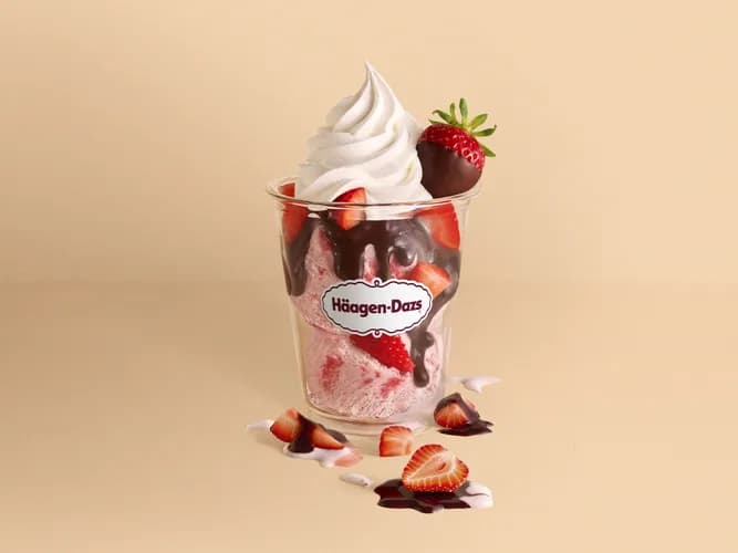 Chocolate Dipped Strawberry Sundae