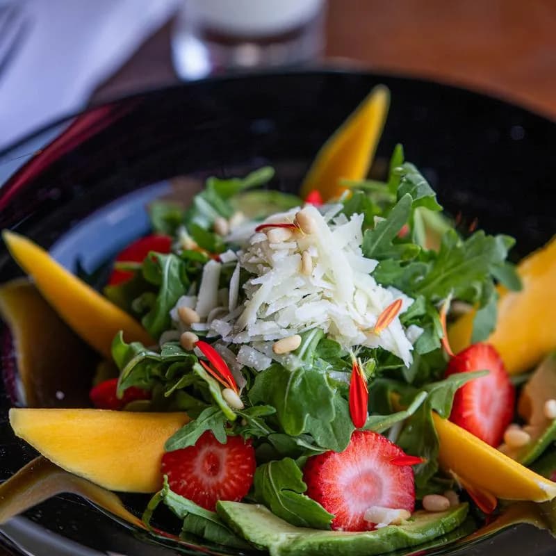 Mauro's Mango & Strawberry Salad (V)
