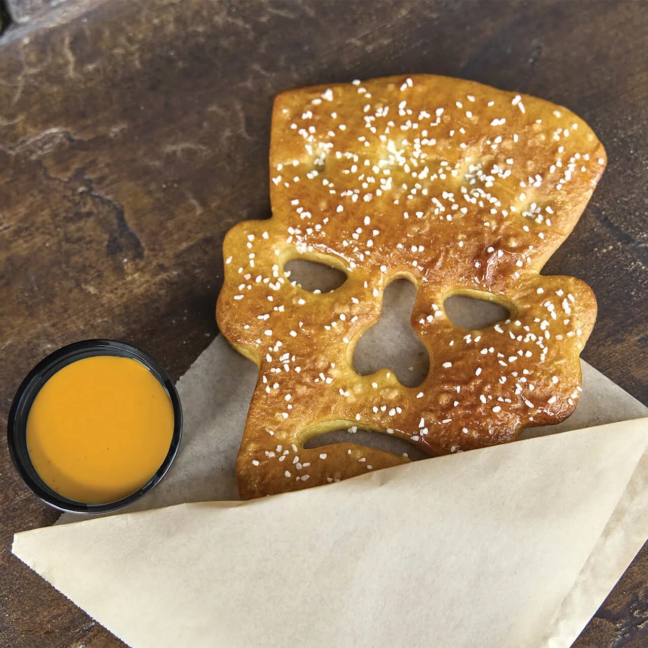 Frank & Friends Pretzel