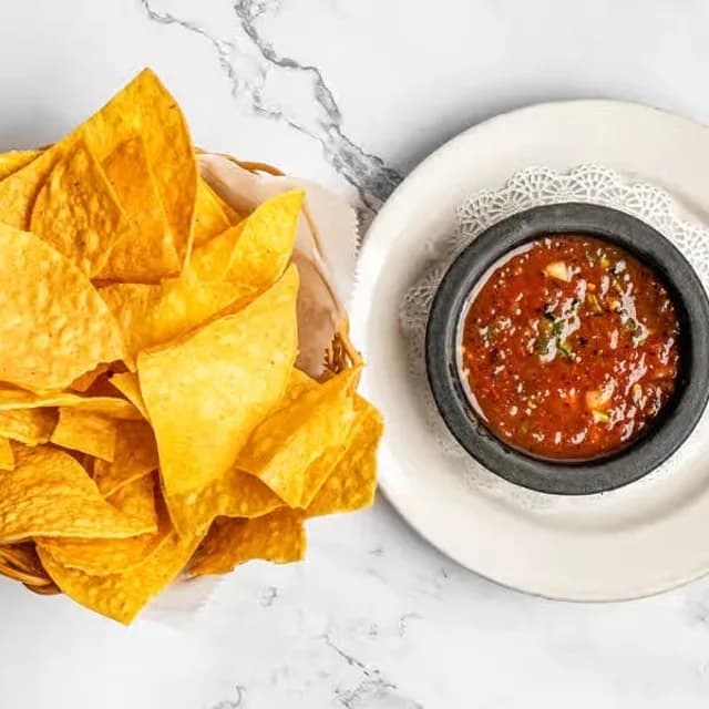 Chips and Salsa Totopos