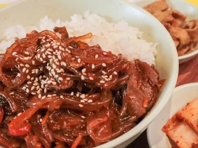 BEEF JAPCHAE CUPBAP LUNCH SPECIAL