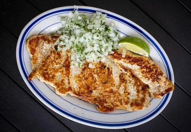 Viernes- Bistec De Pollo a la Plancha