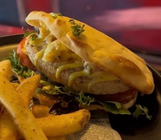 Curry Naanwich