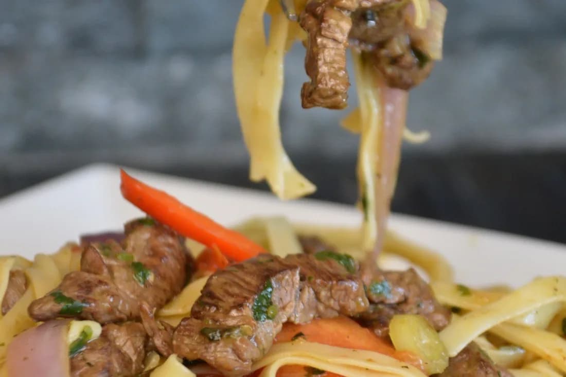 Tallarín Saltado de Carne
