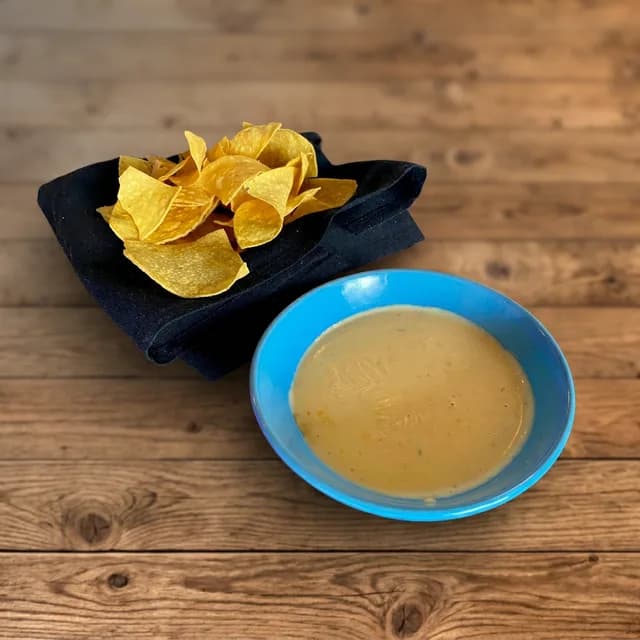 Queso & Chips