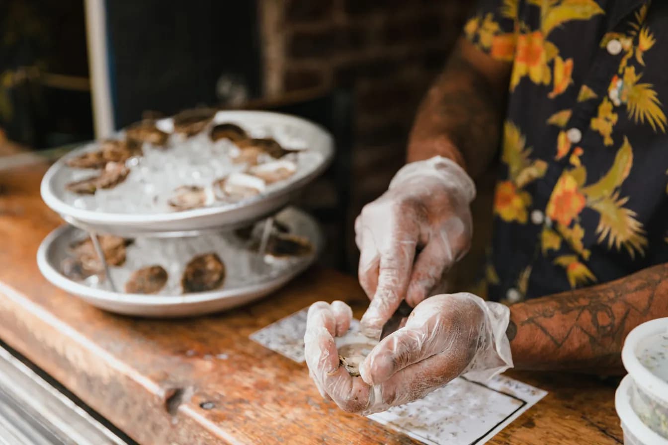 TITANIC RAW BAR