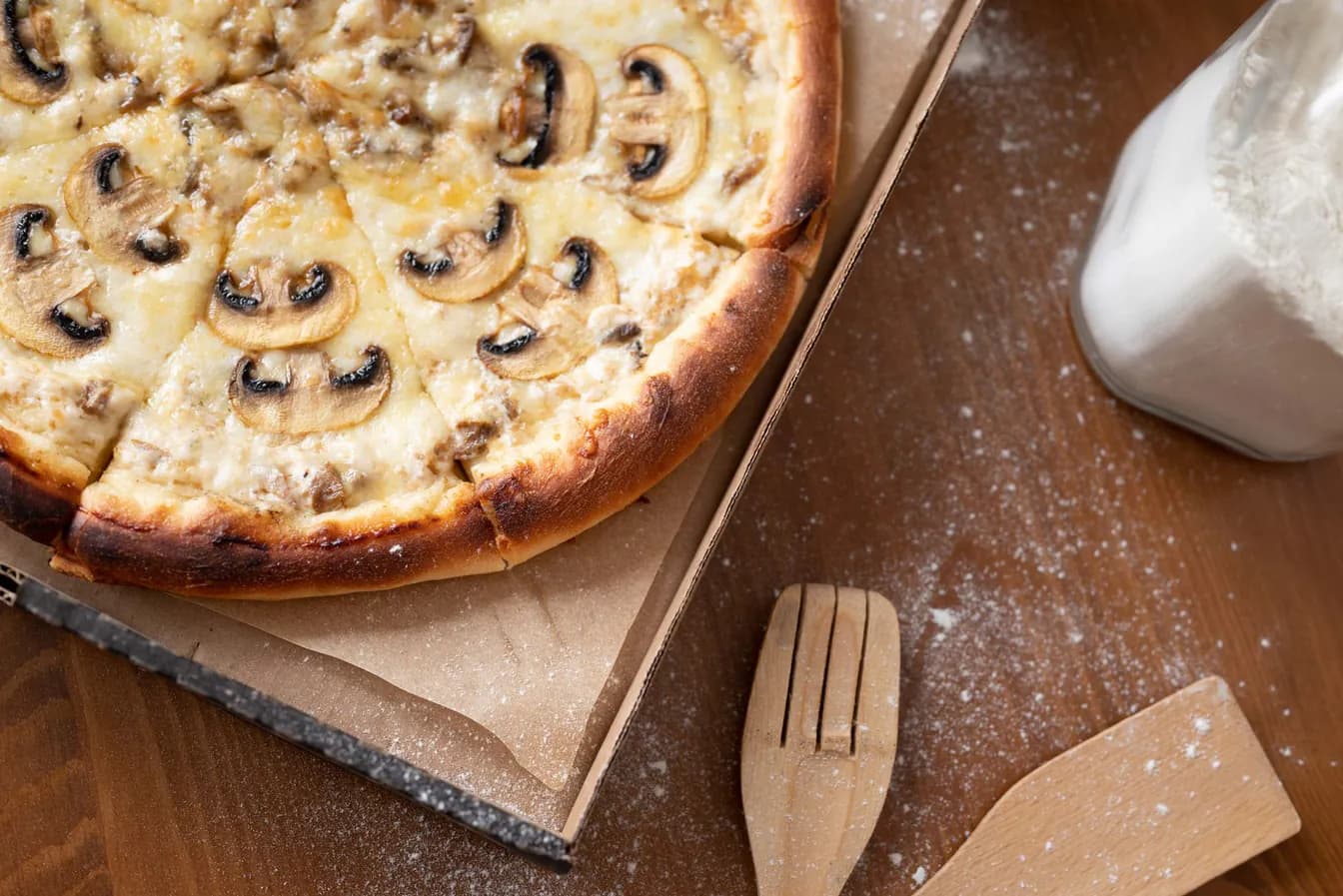 Gluten Free Con Funghi Pizza