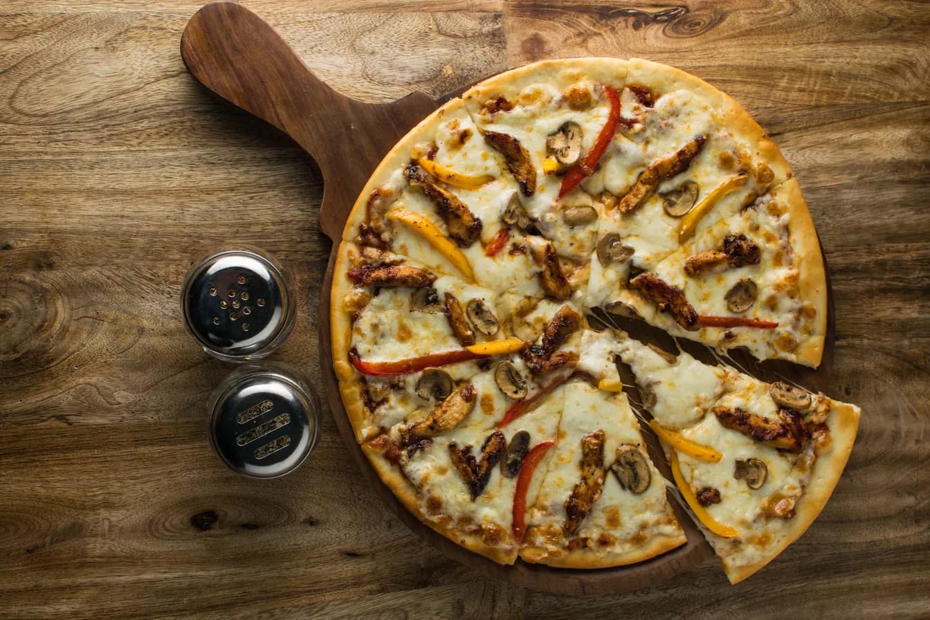 Buffalo-Alfredo Chicken Pizza