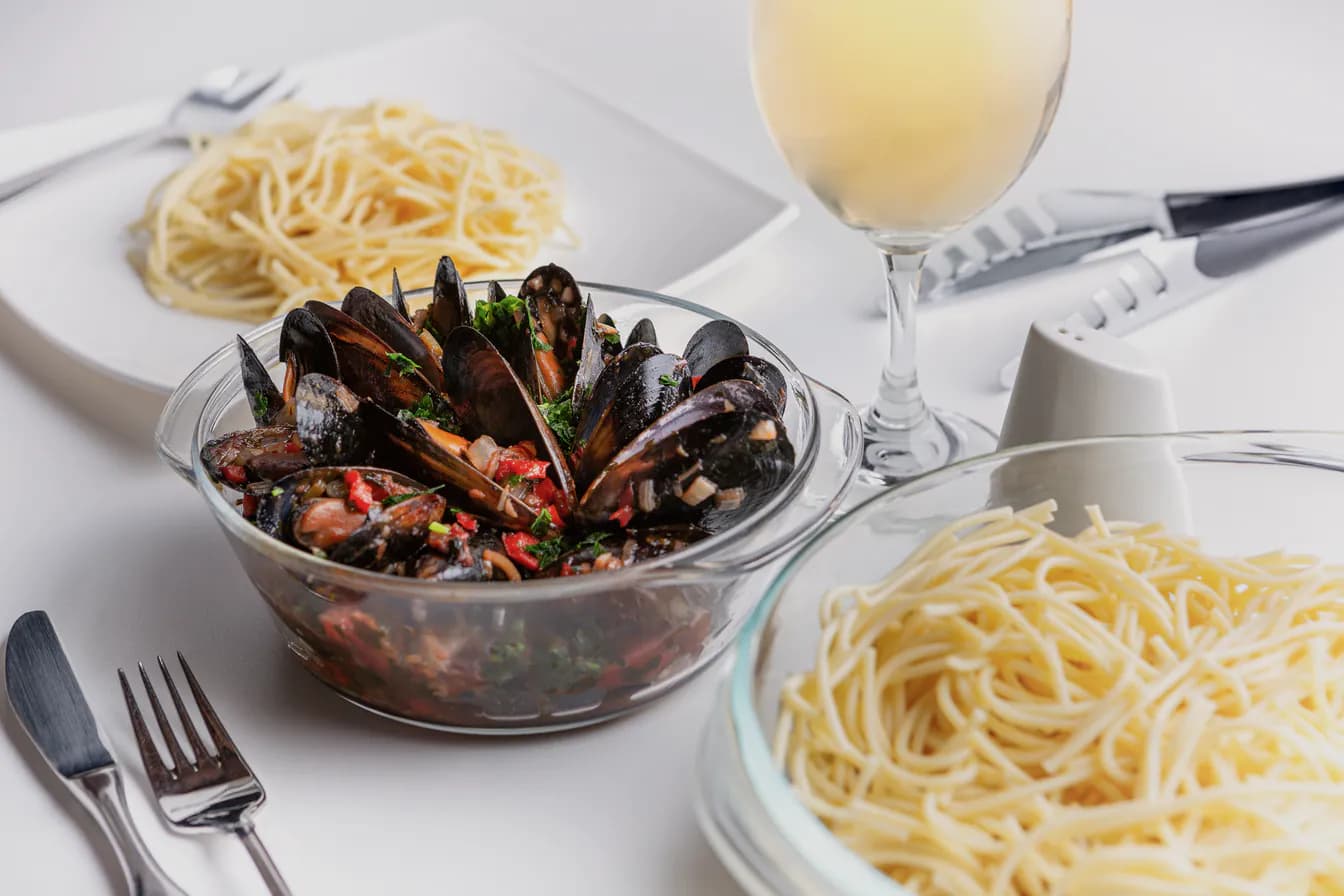 Clams & Black Mussels