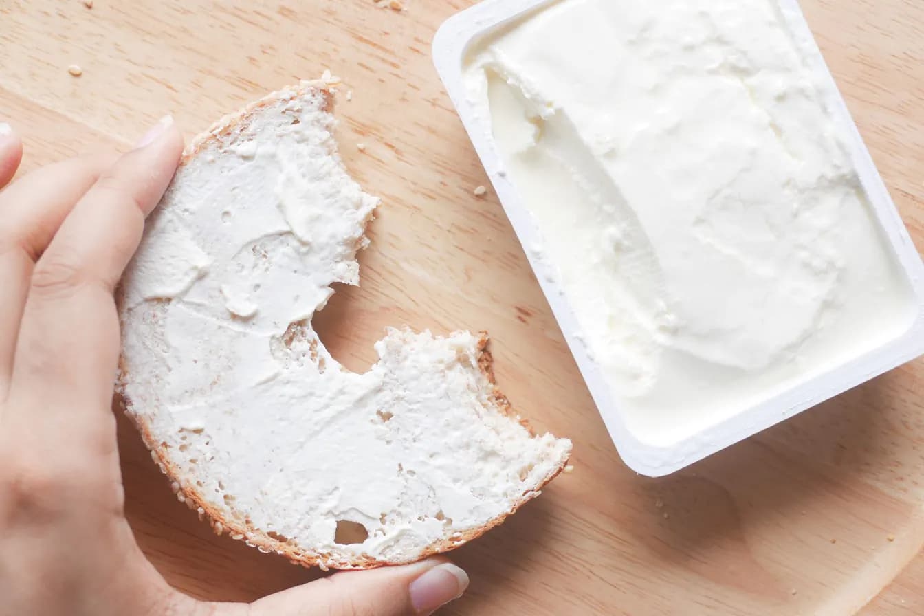 bagel & cream cheese