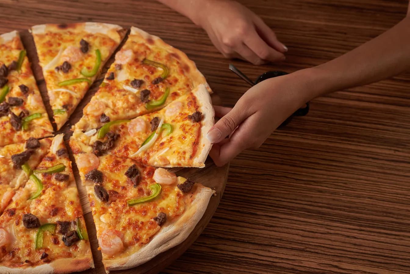 Hand-Tossed Round