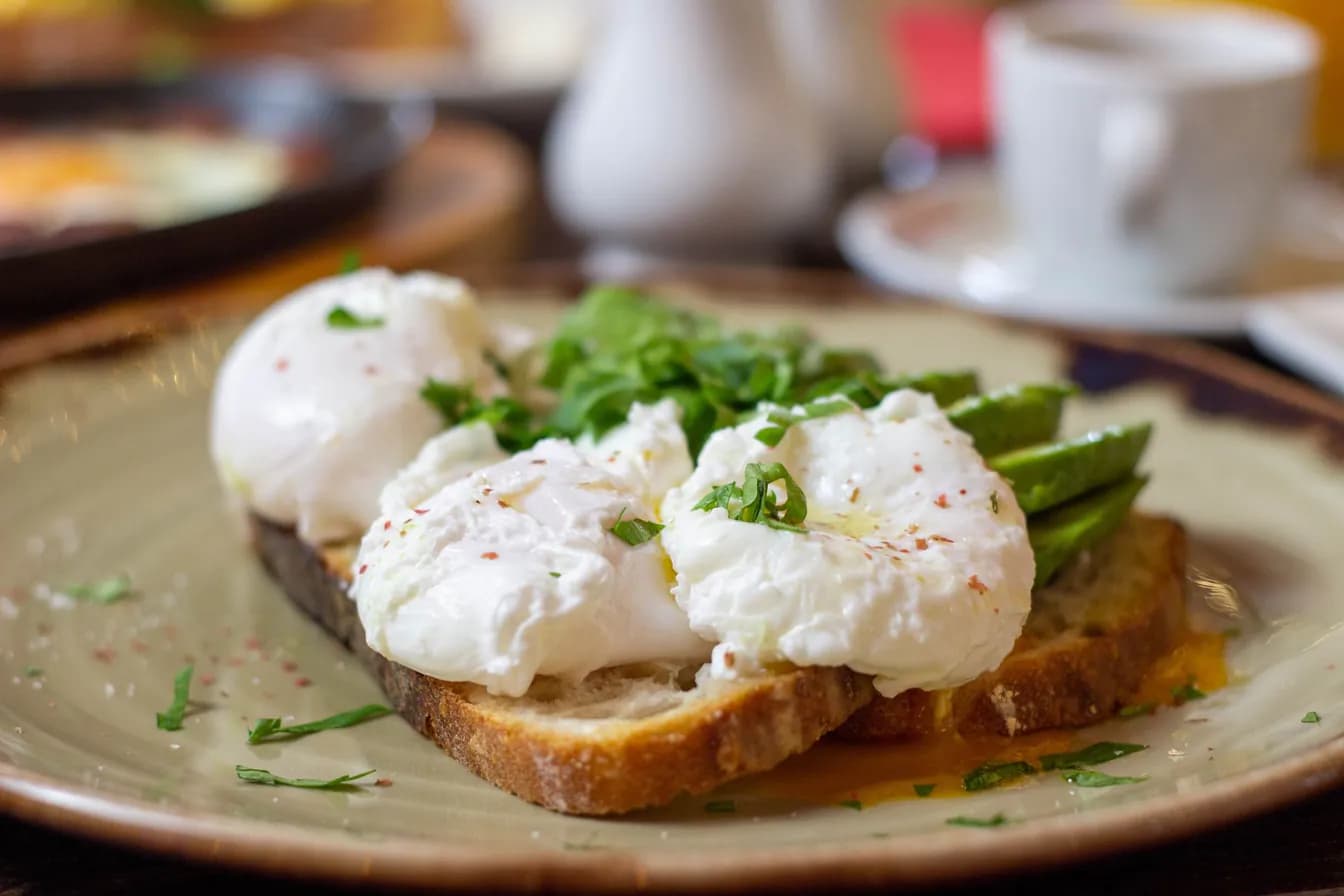 POACHED EGG AVOCADO TOAST