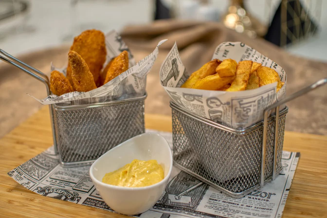 BASKET OF FRINGS