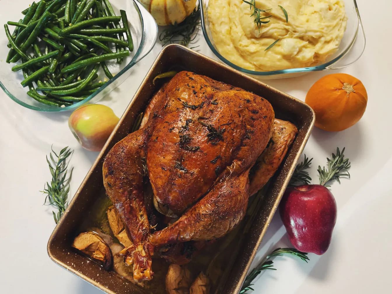 Thanksgiving Feast – Family-Style (Serves 4-5)