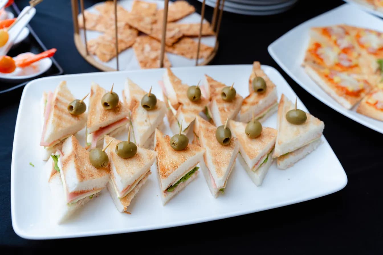 12 Miga Sandwiches