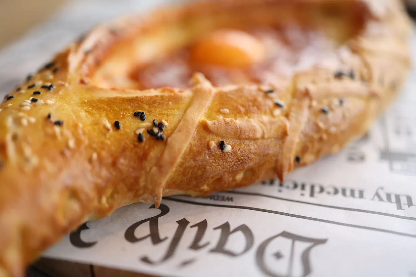 Megruli Khachapuri