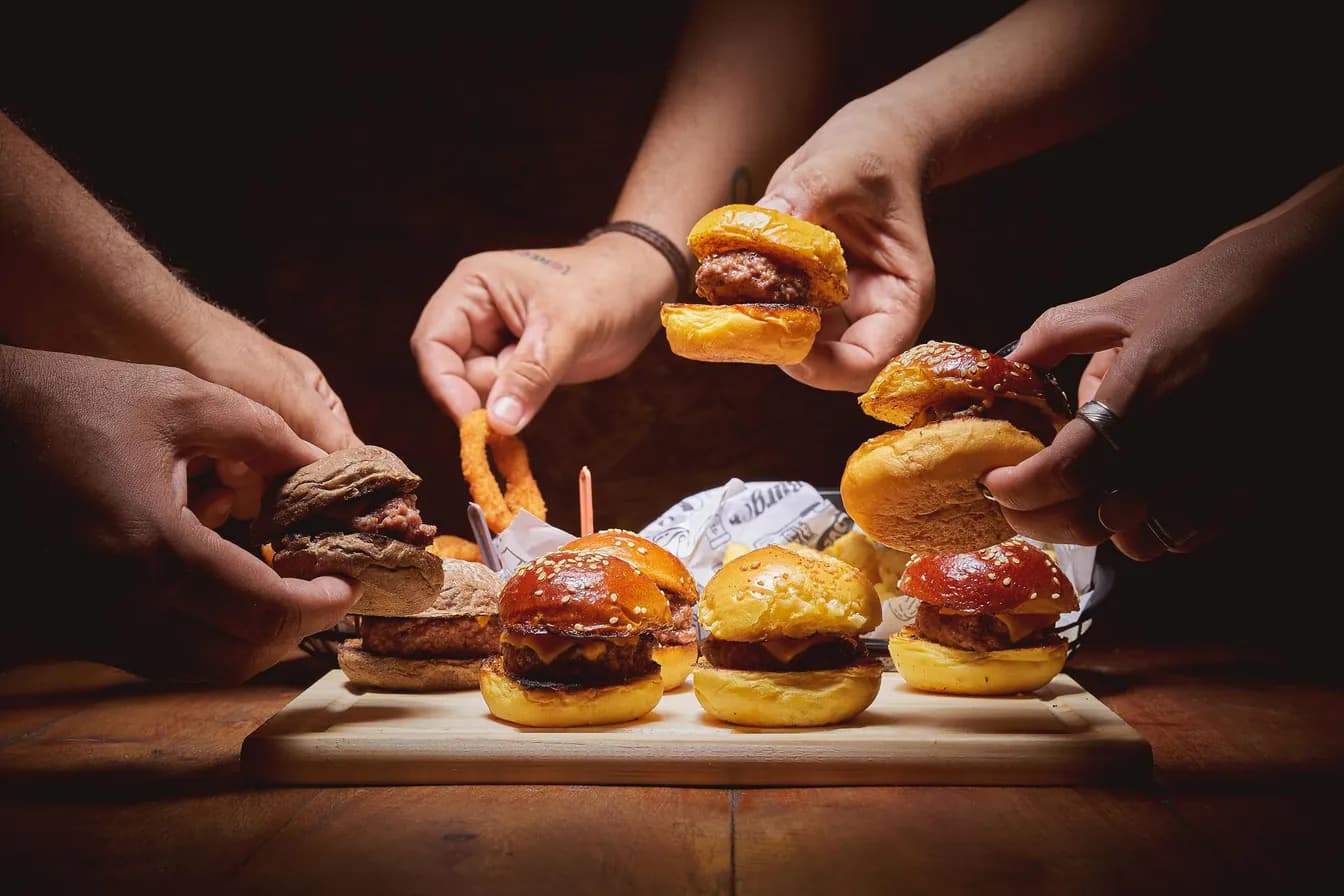 Antiqua Burger