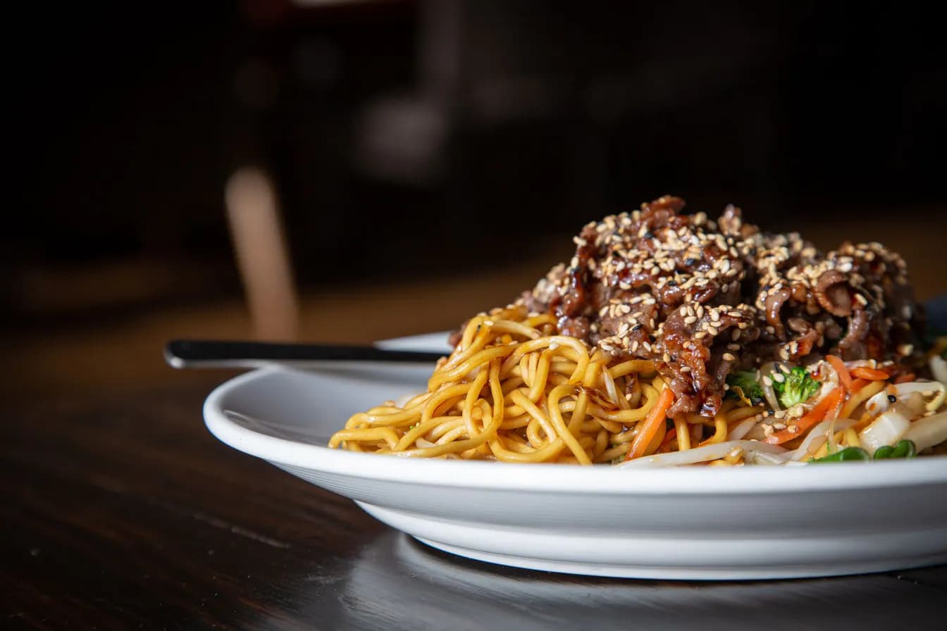 D 9. Beef Lo Mein