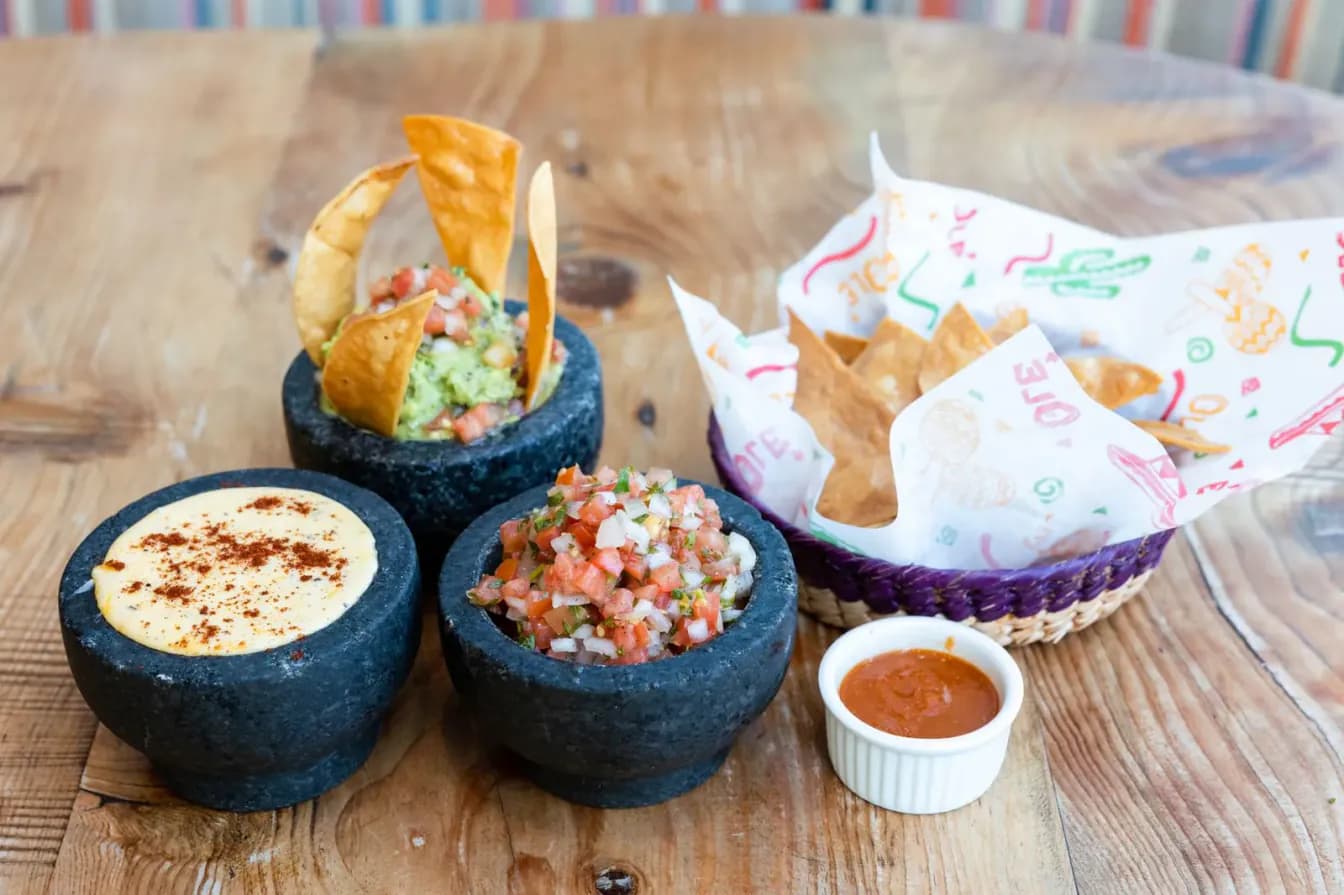 Chico Queso & Salsa