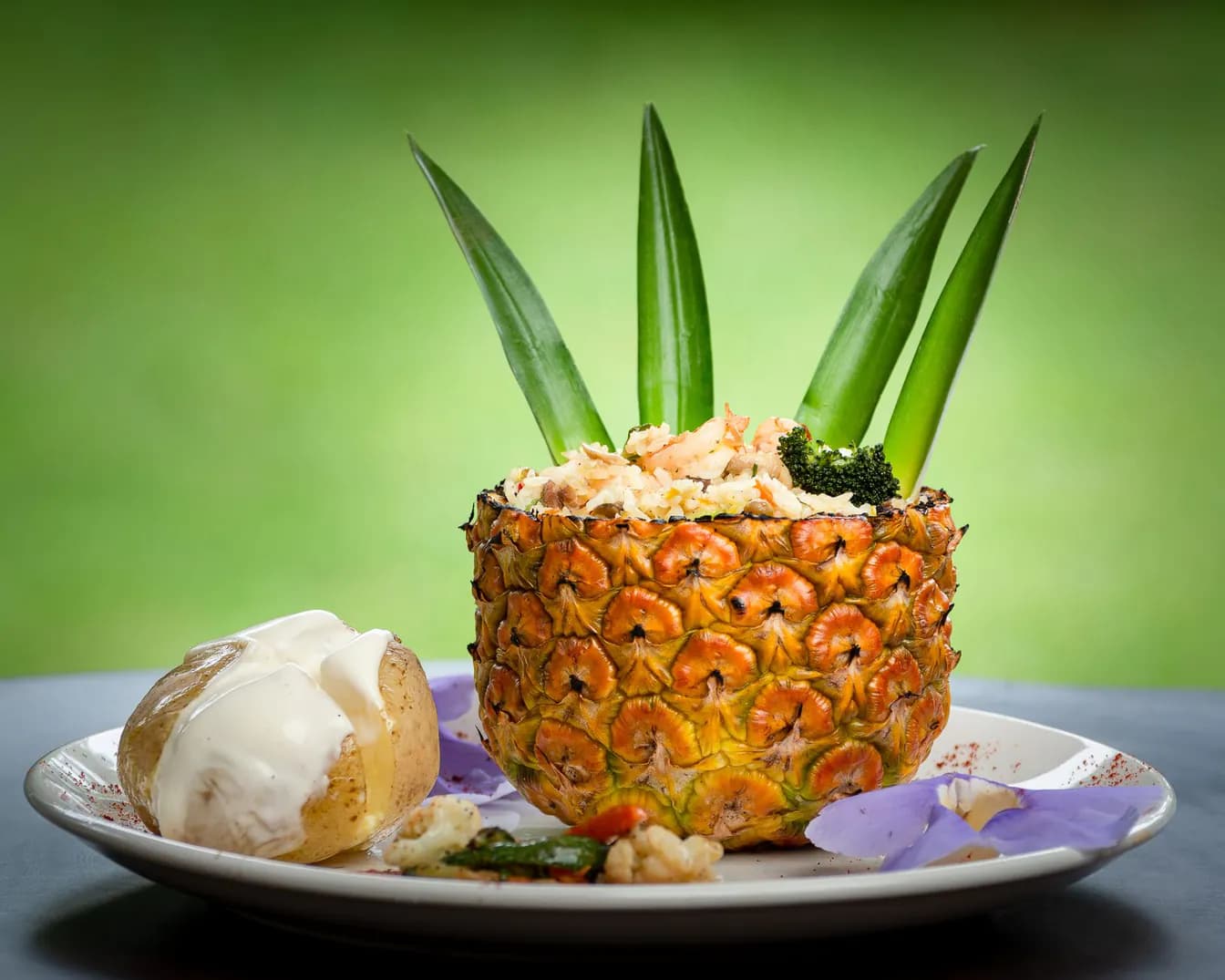 Cap'n Shannen's Pineapple Boat