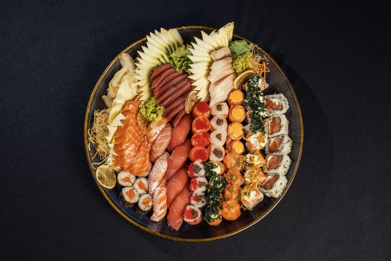 Tuna & Salmon Sushi Platter
