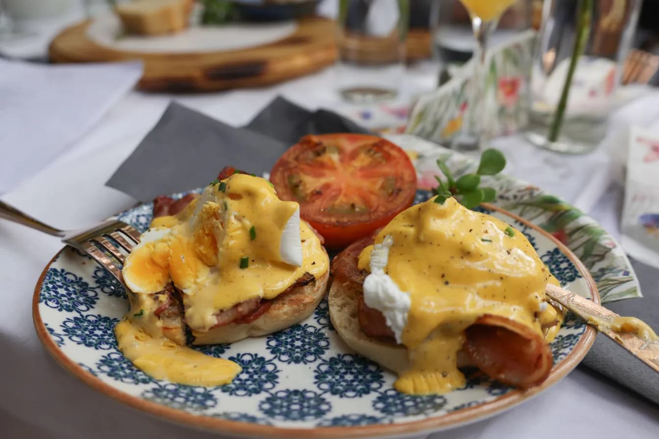 Canadian Bacon Benedict*