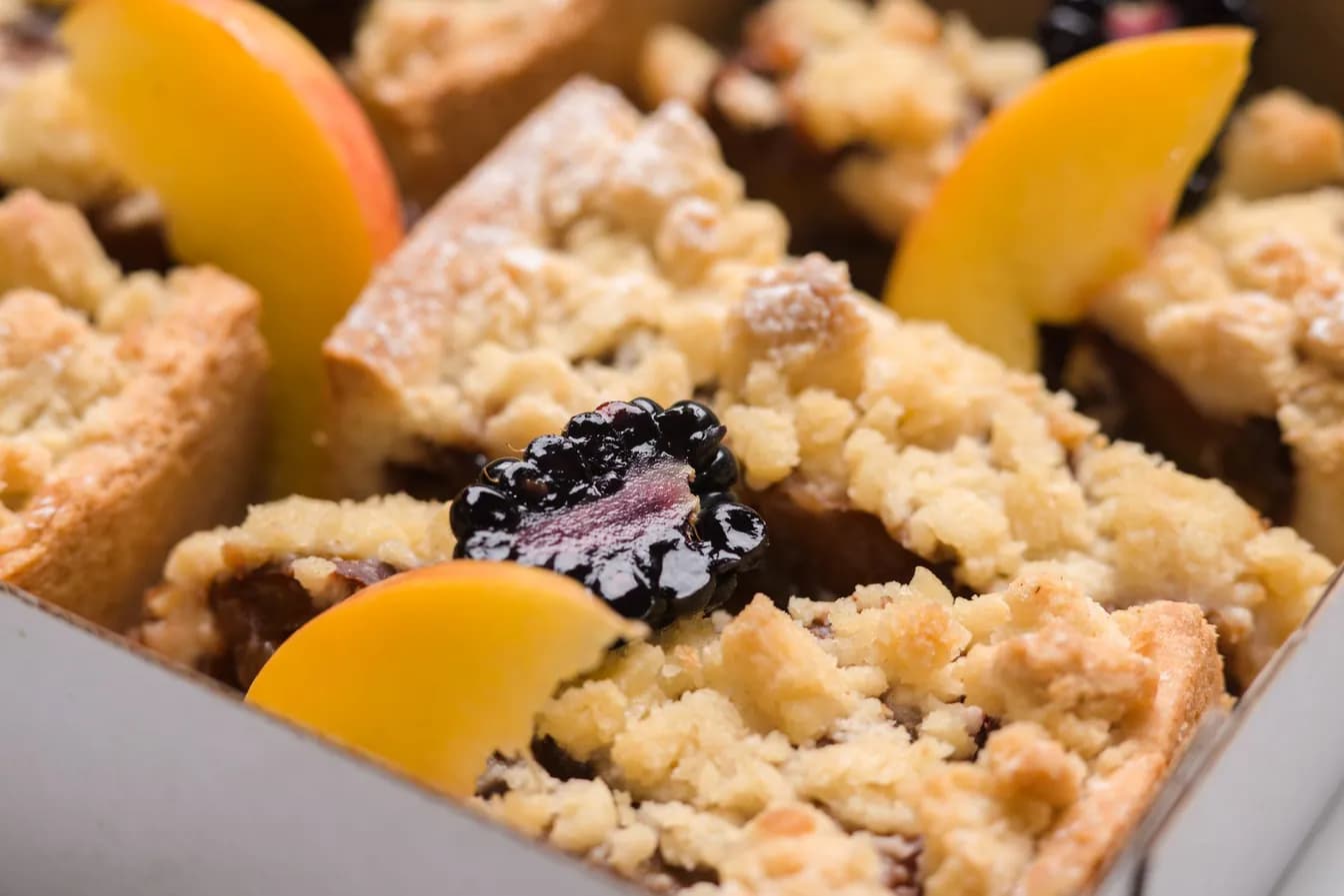 CRUMBLE SLICE