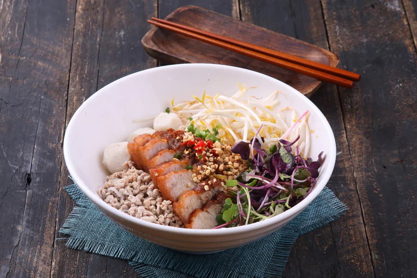 Crispy Pork Chop Lanzhou Noodles 豬扒拉麵
