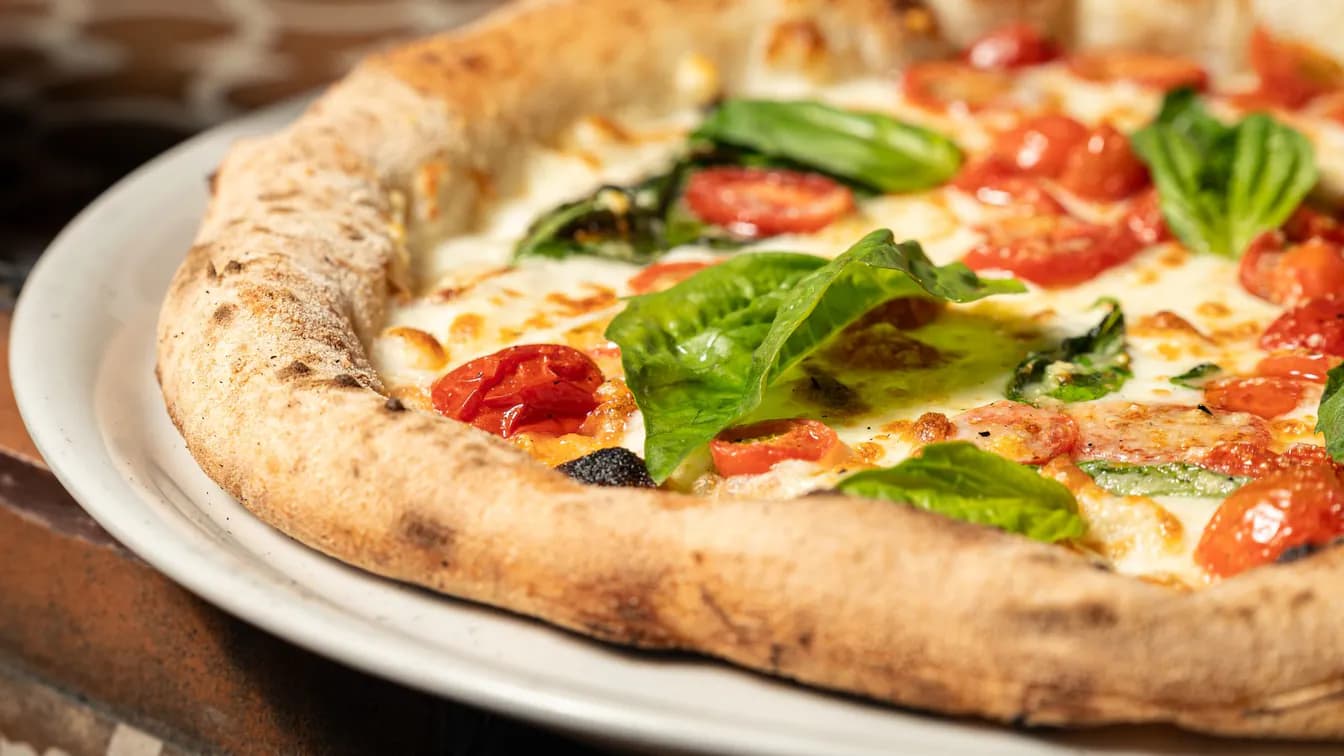 Pomodori Freschi & Basilico Pizza