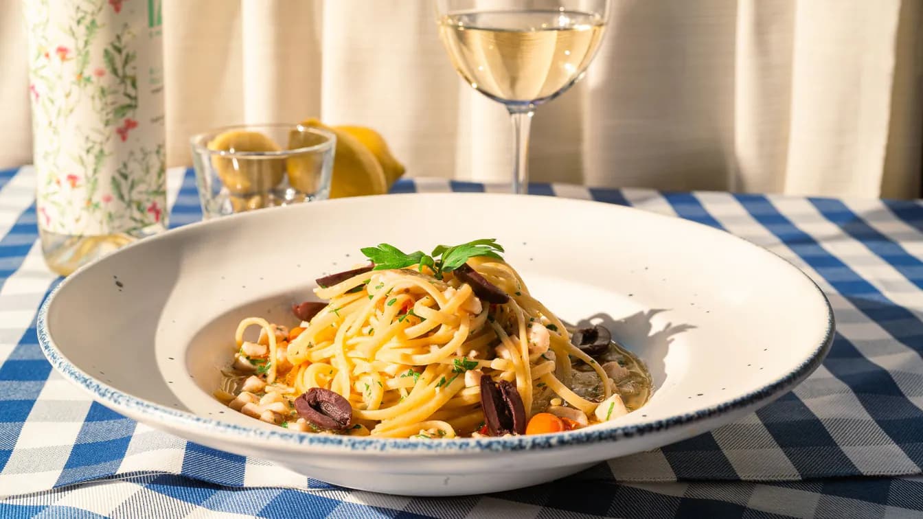 Linguine Nere al Granchio