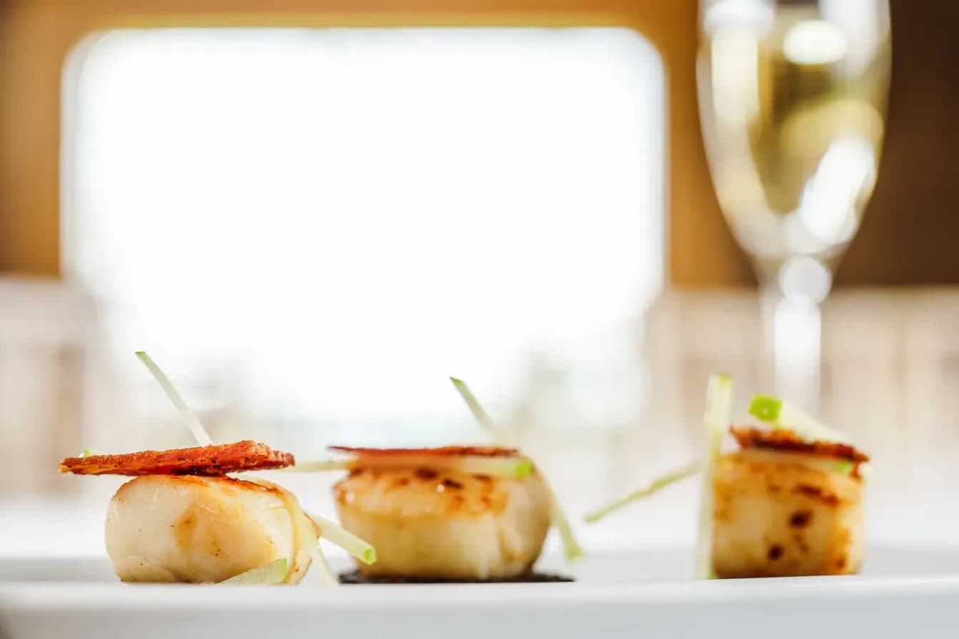 SCALLOPS AND BACON