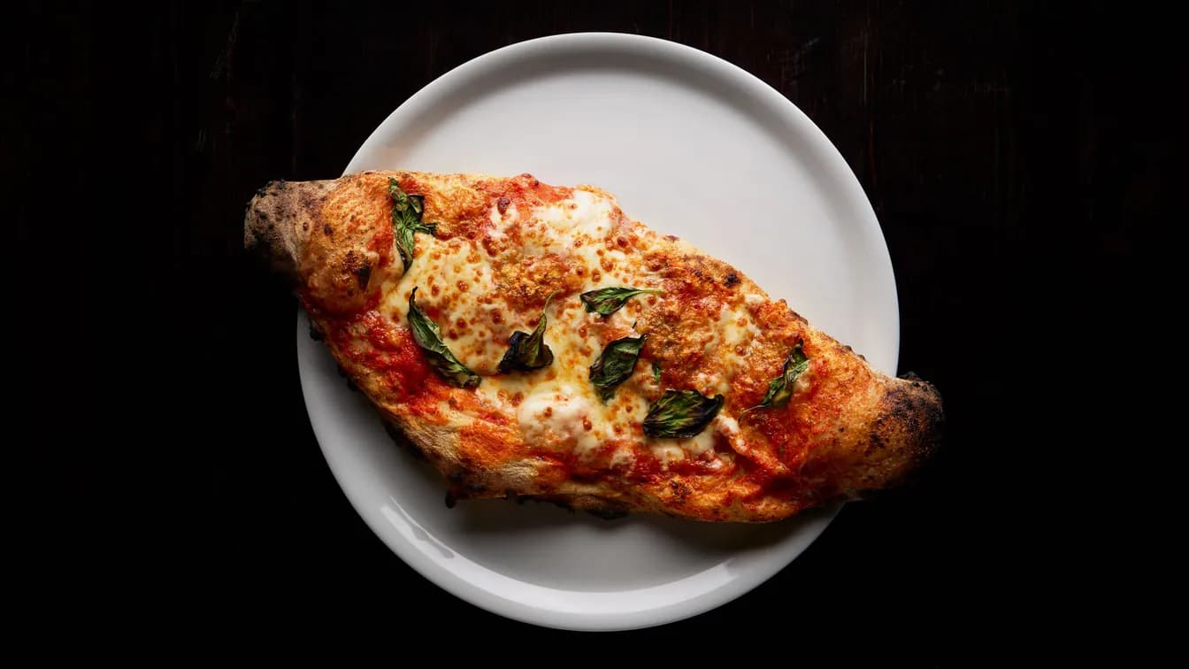 * Calzone