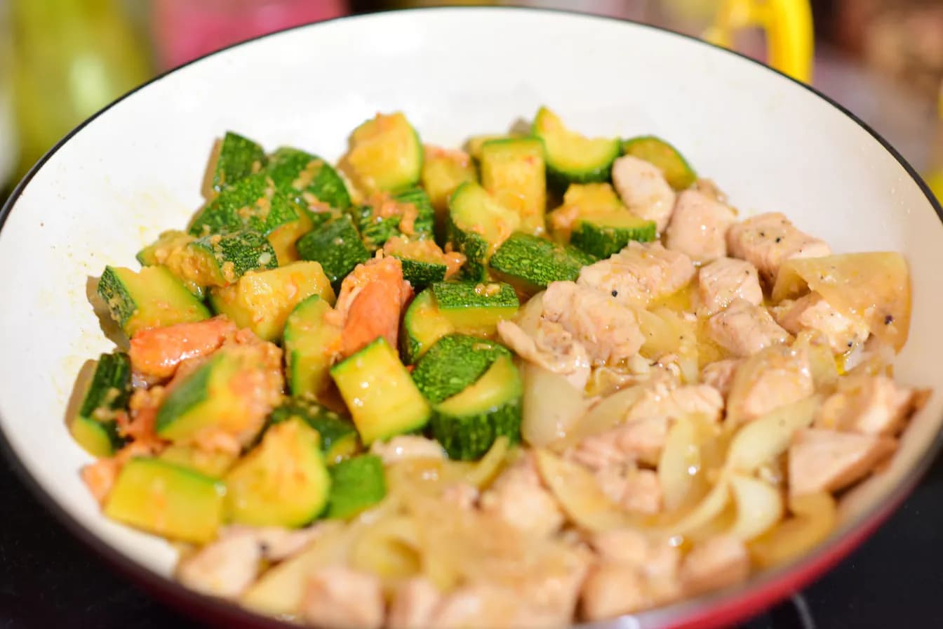 C 3. Moo Goo Gai Pan