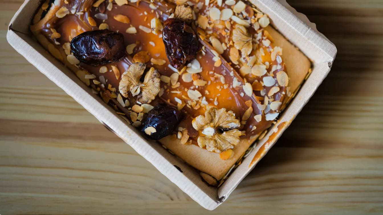 Warm Sticky Date Cake