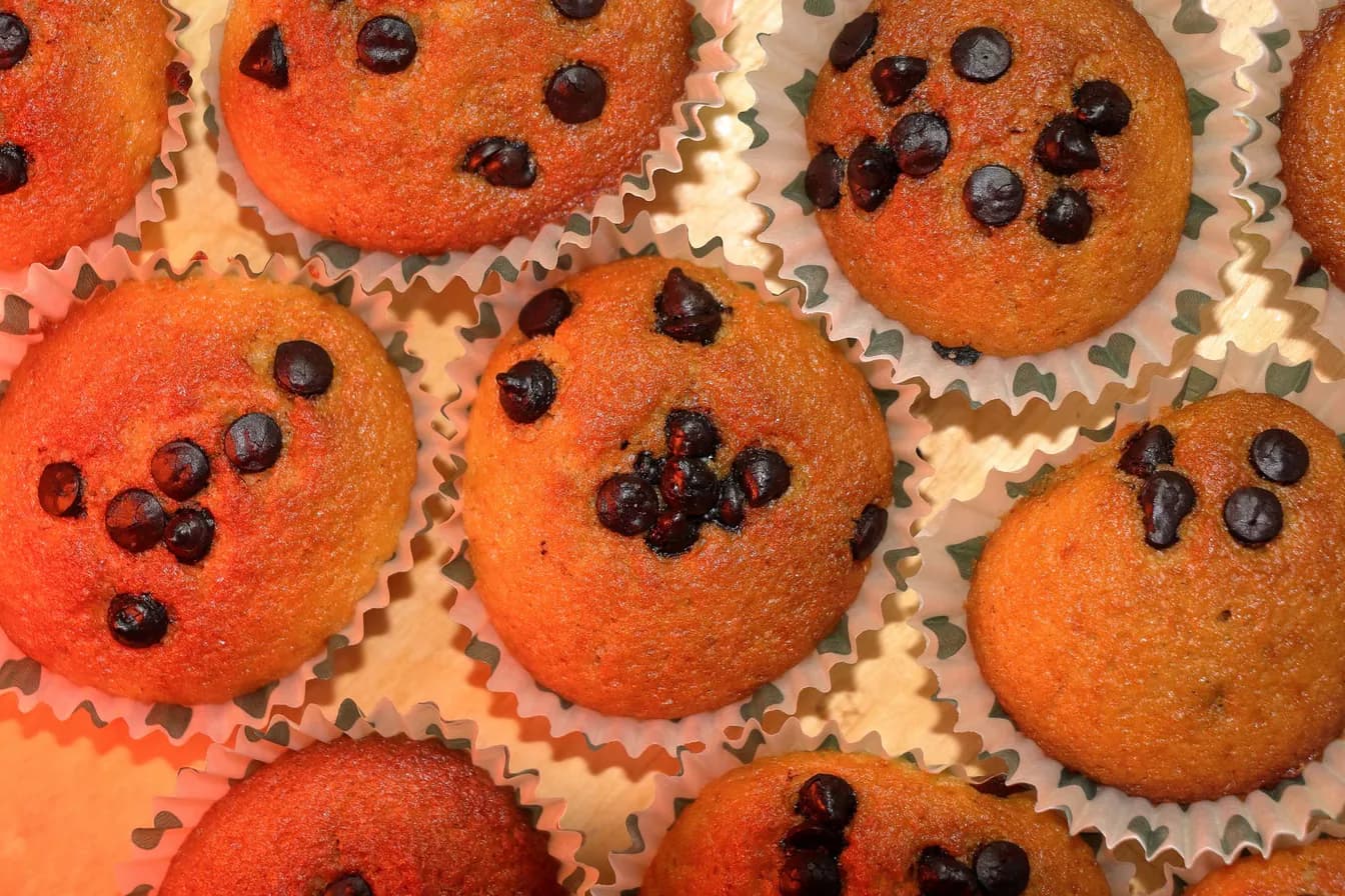CHOCOLATE CHIP MUFFIN