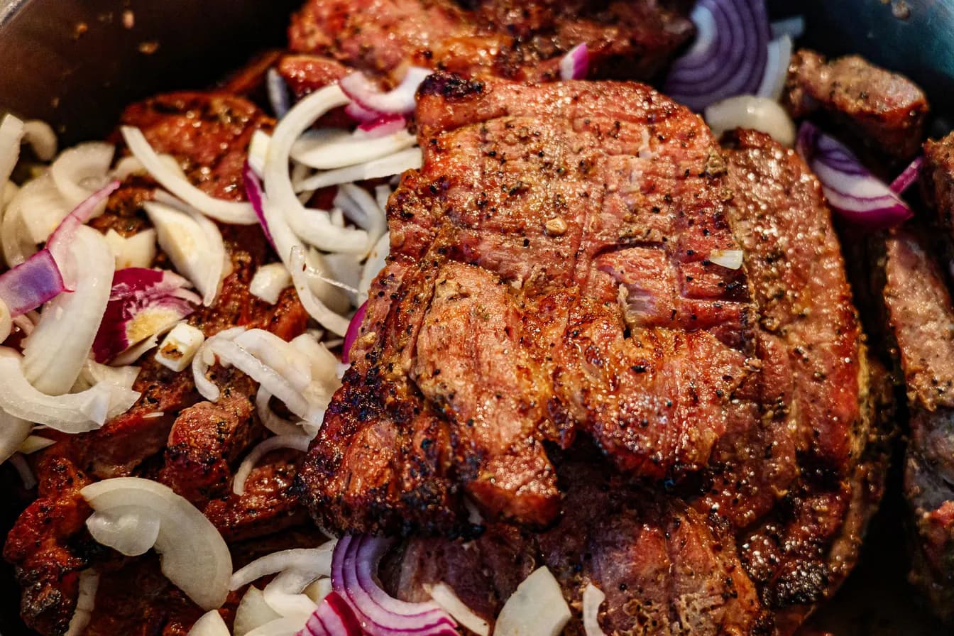 Palomilla Encebollado / Steak and Onions