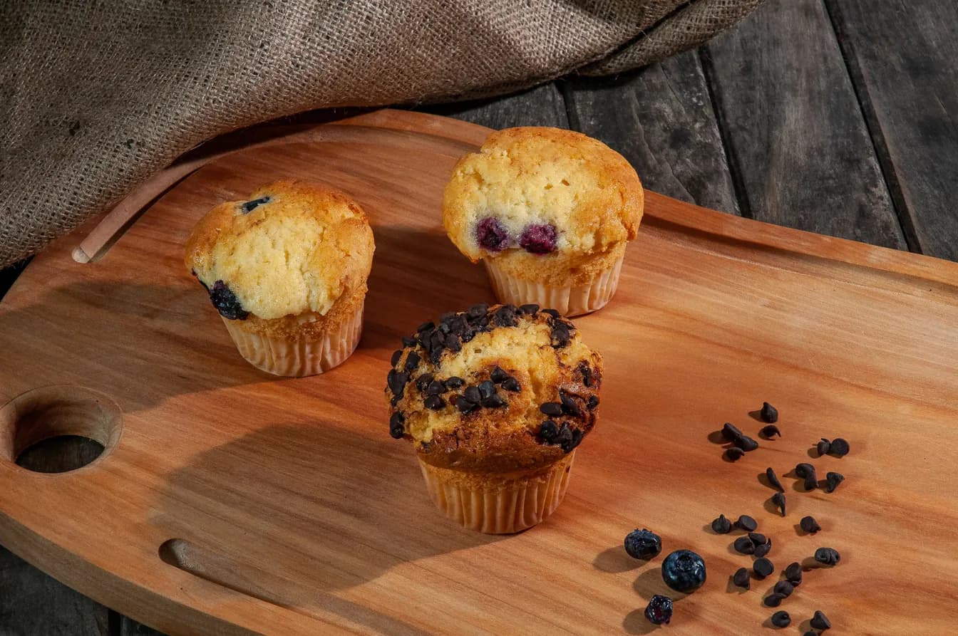 Corn Bread Muffins & Dinner Roll Basket