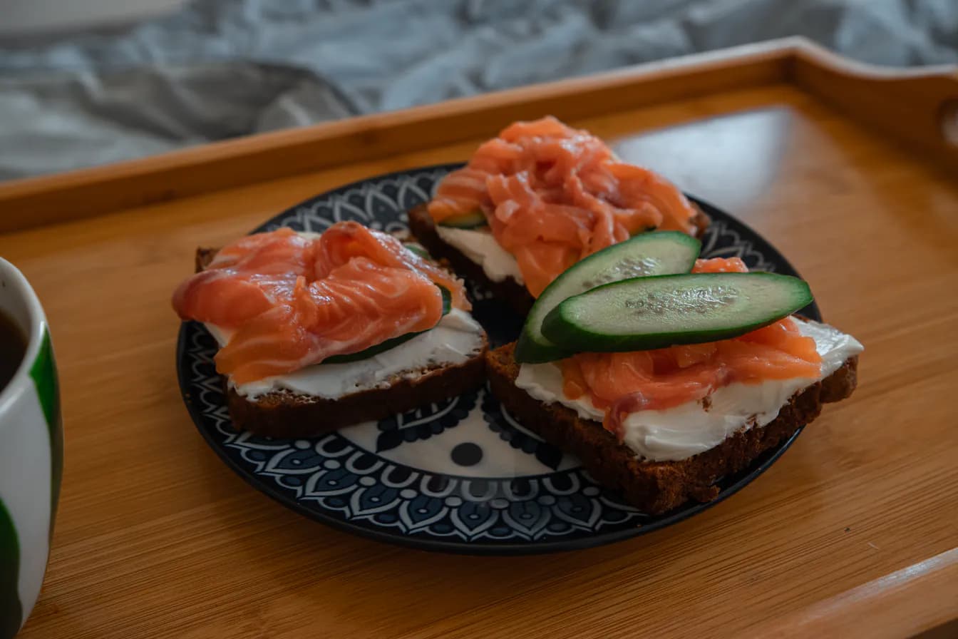 SMOKED SALMON PLATE