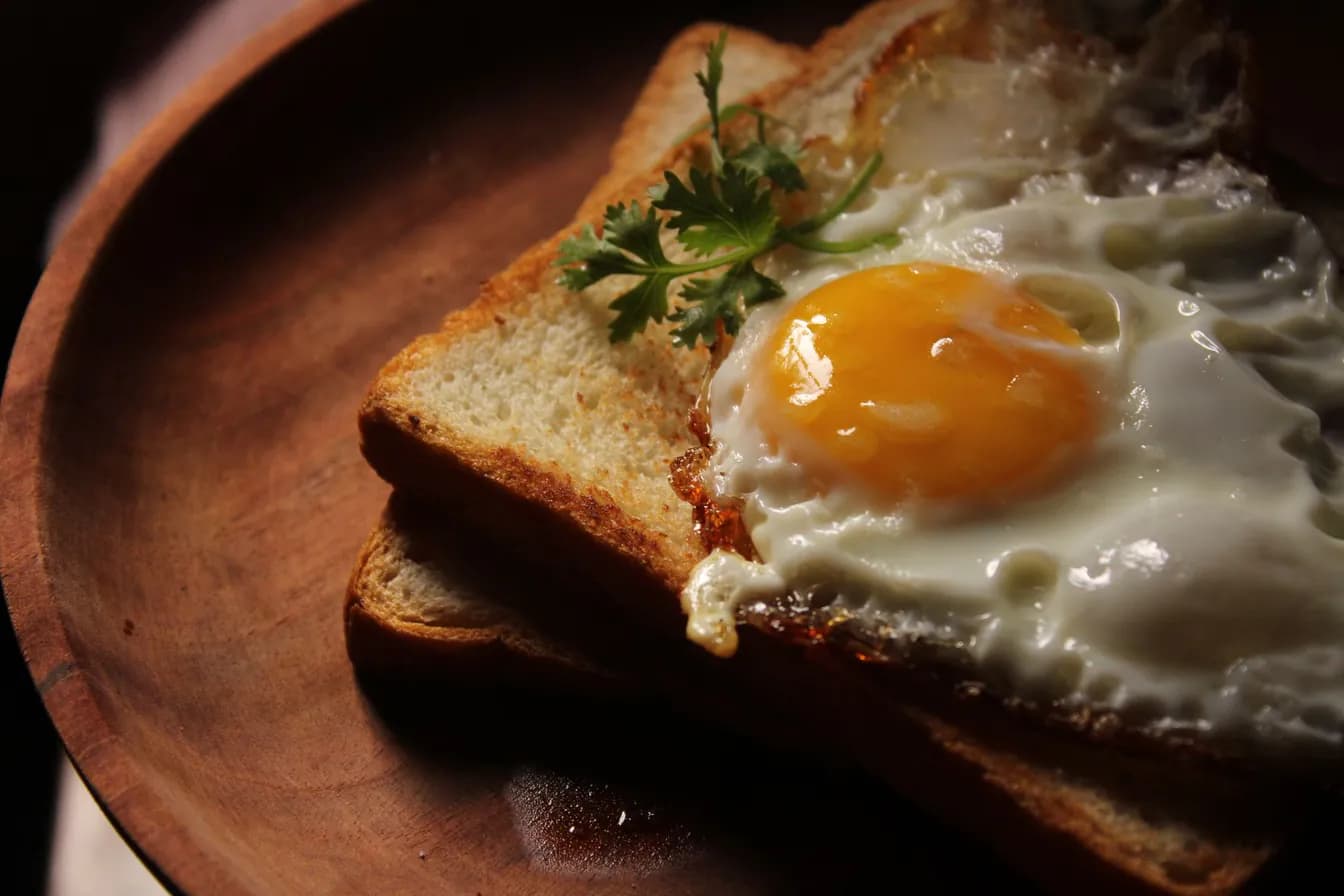 2 Eggs & Toast