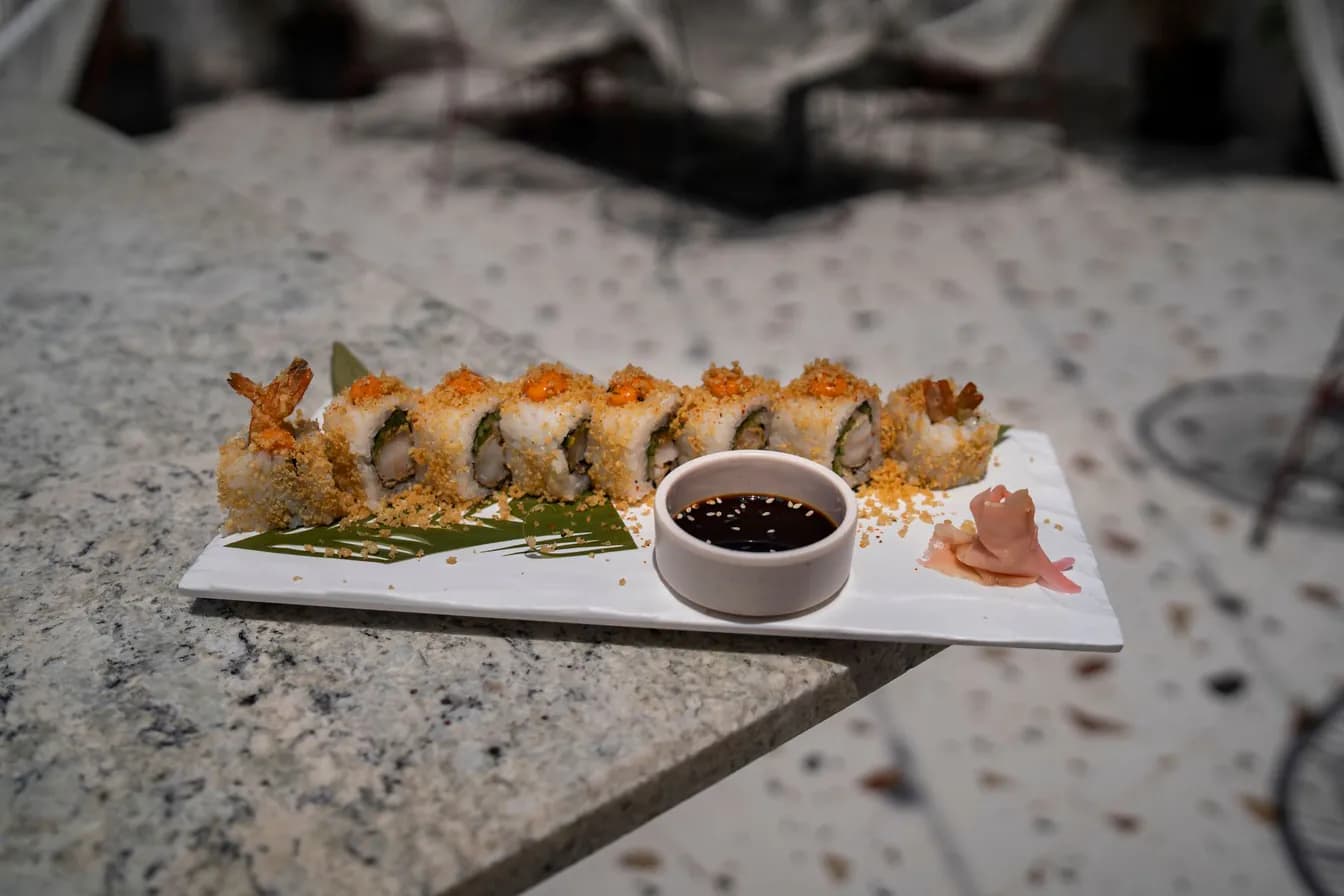 SHRIMP TEMPURA ROLL