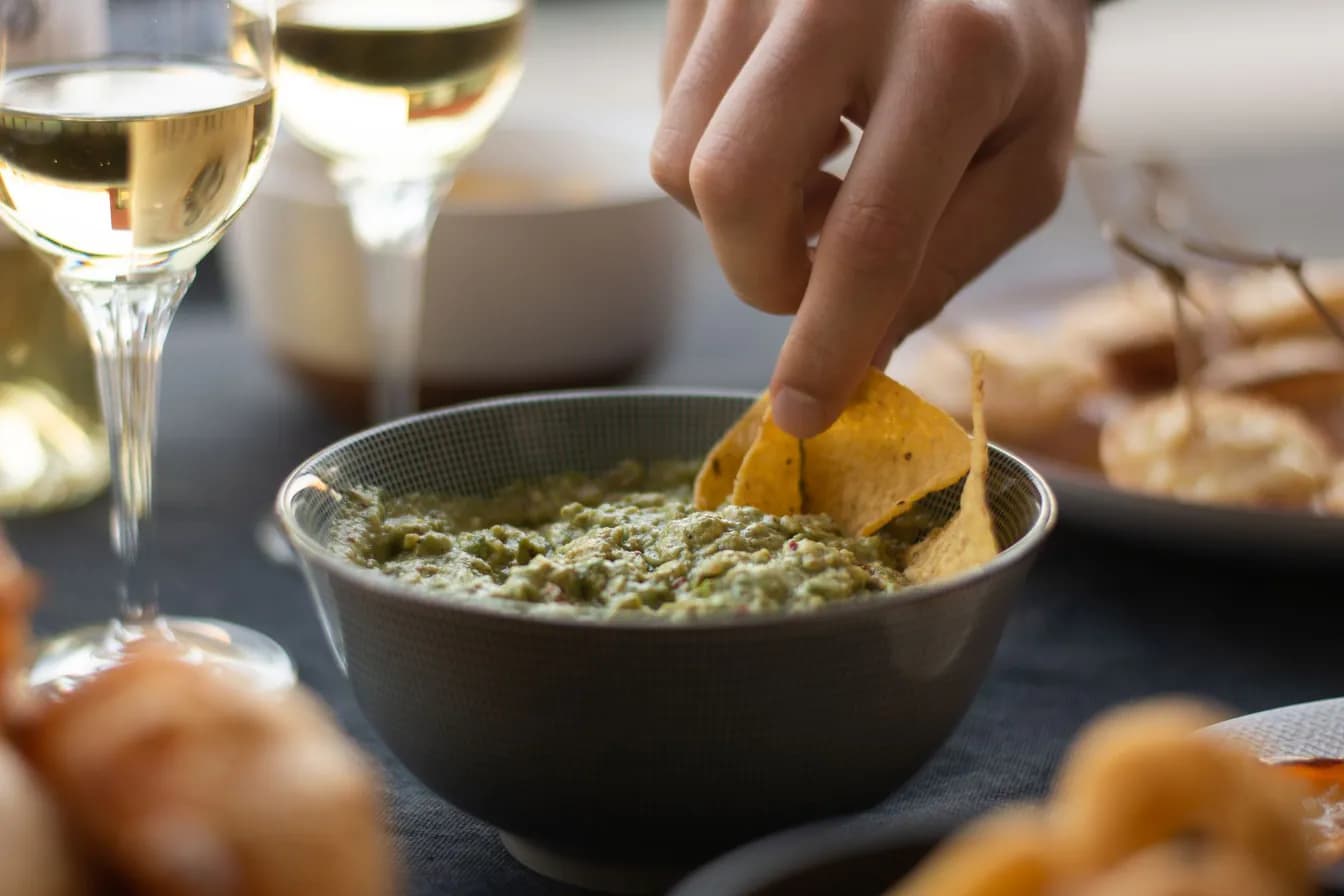 GUACAMOLE & CHIPS