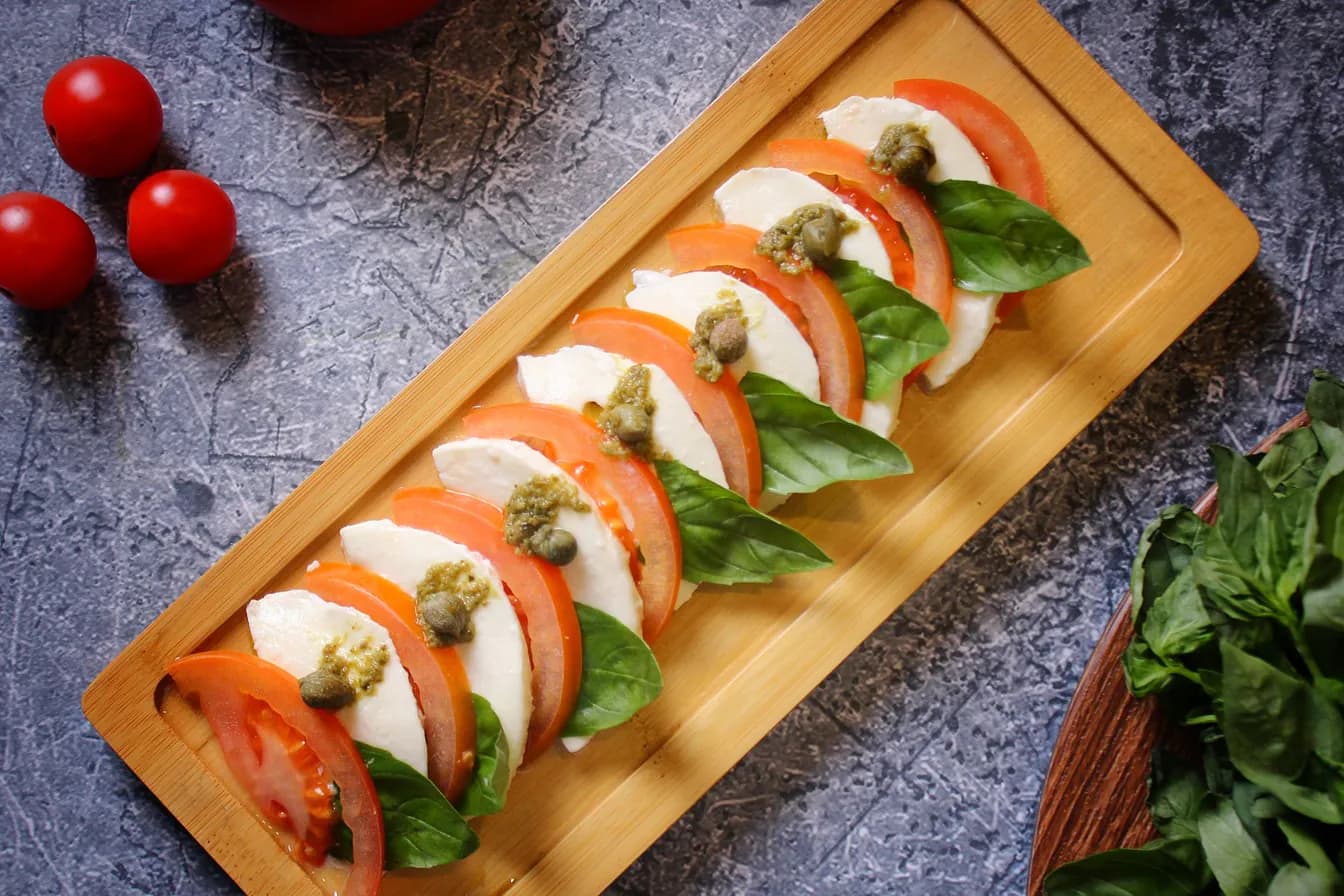 TOMATOES & MOZZARELLA