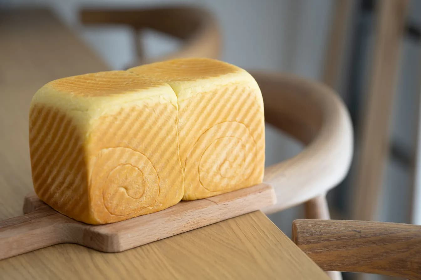 FRESHLY BAKED MILKBREAD