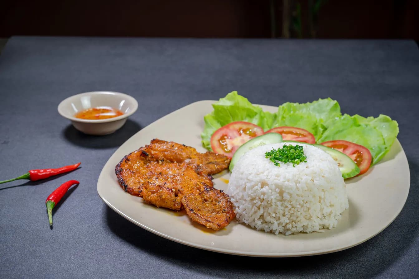 B3. Grilled lemongrass pork