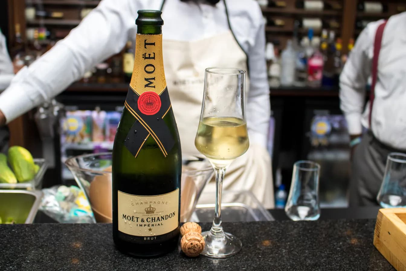 Chandon Brut Classic split