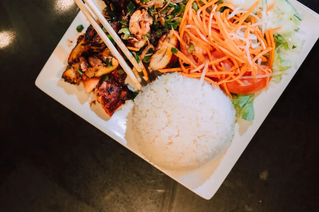 B7. Grilled lemongrass Chicken