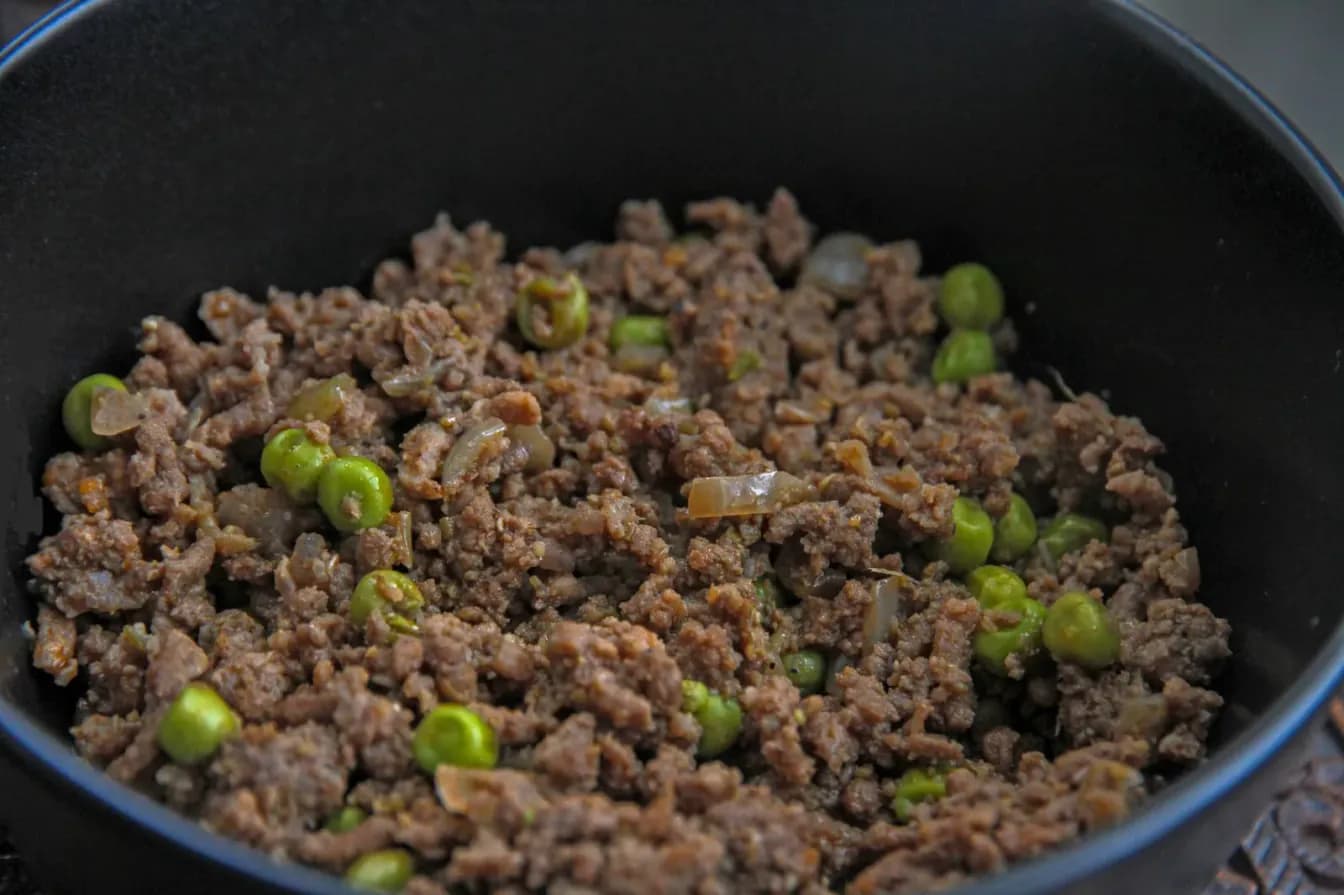 B12. Beef with Snow Peas