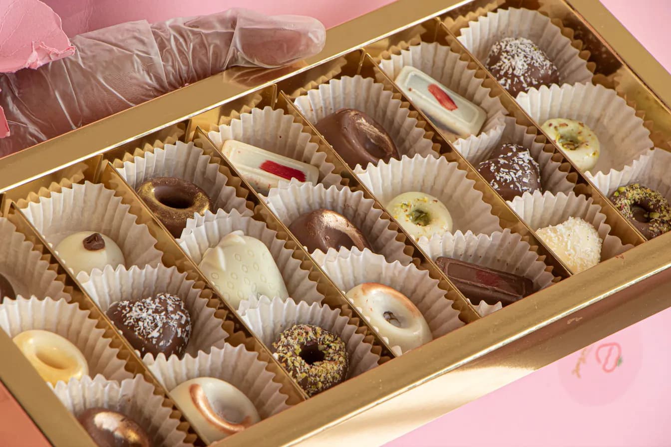 32 Piece Assortment Crocodile Box