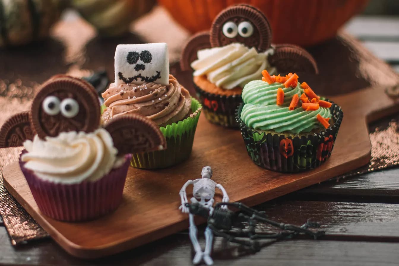 Halloween 12 Piece Assortment