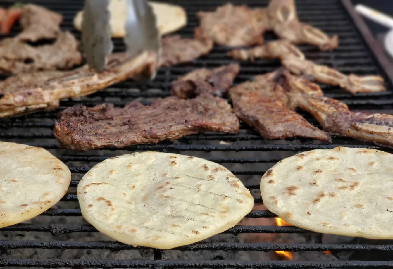 Escoge Tu Propia Carne choose one meat
